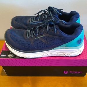 LIKE NEW! Topo W-Phantom Women's running shoe